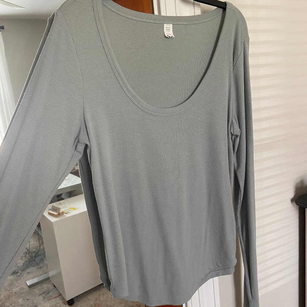 Old Navy Long Sleeve Ribbed Scoop Neck Go Dry T-shirt in Pale Blue [L Tall]
